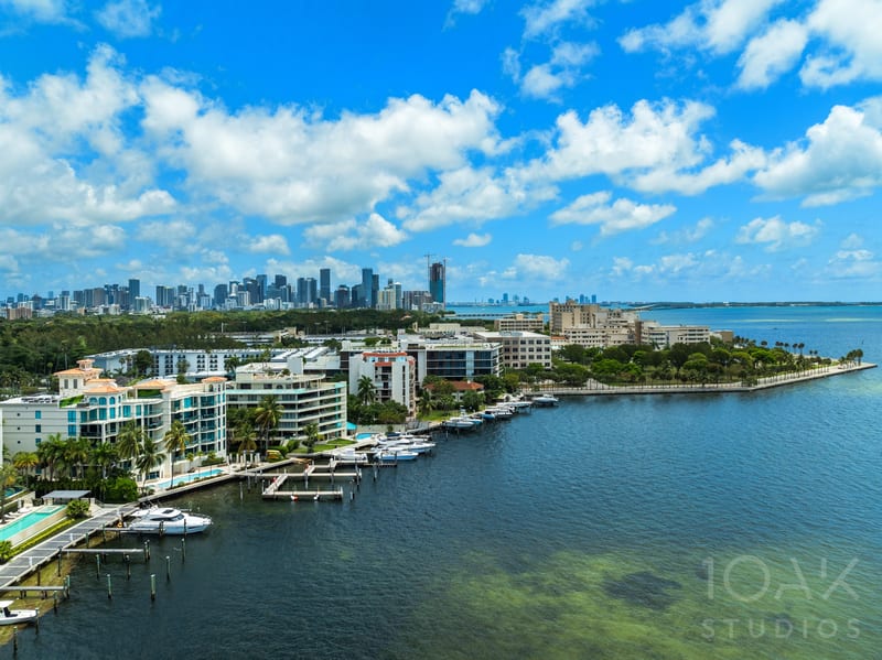 aerial · 3581-e-glencoe-st