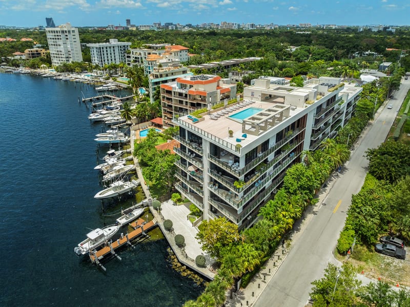 aerial · 3581-e-glencoe-st