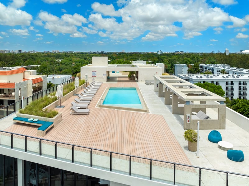 amenities · 3581-e-glencoe-st