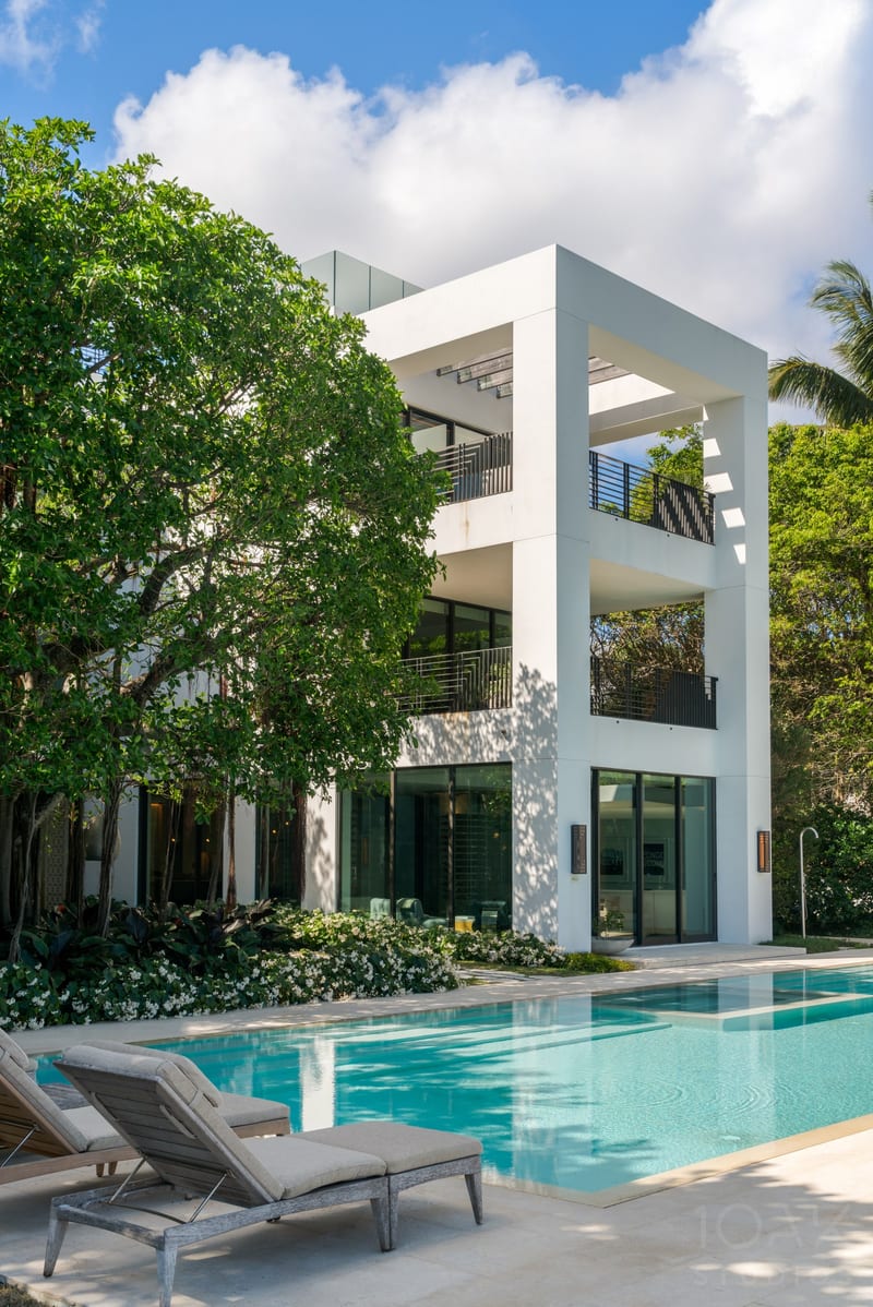 exterior · 1429-n-venetian-way