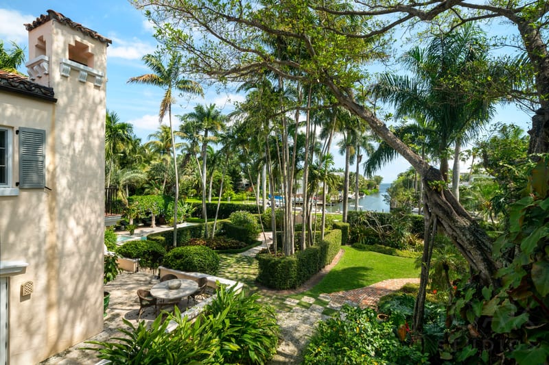 exterior · 3467-n-moorings-way