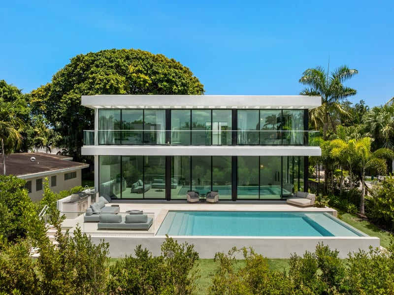exterior · 35-s-hibiscus-dr