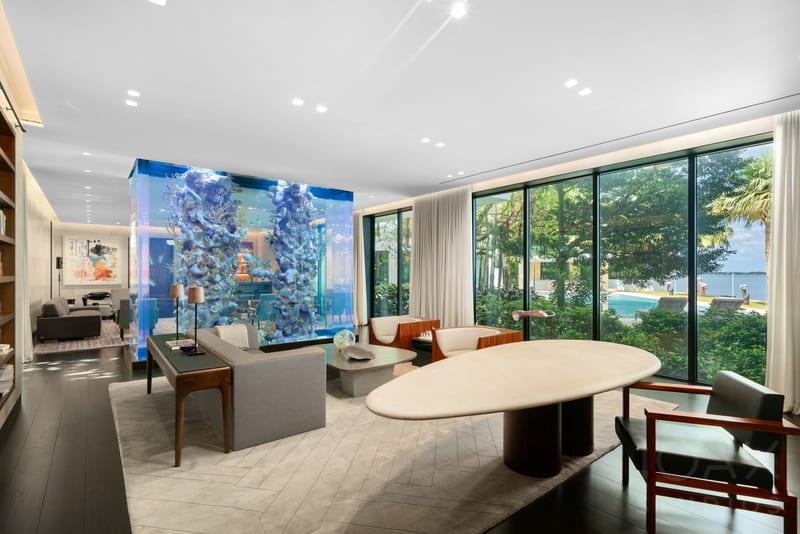 interior · 1429-n-venetian-way