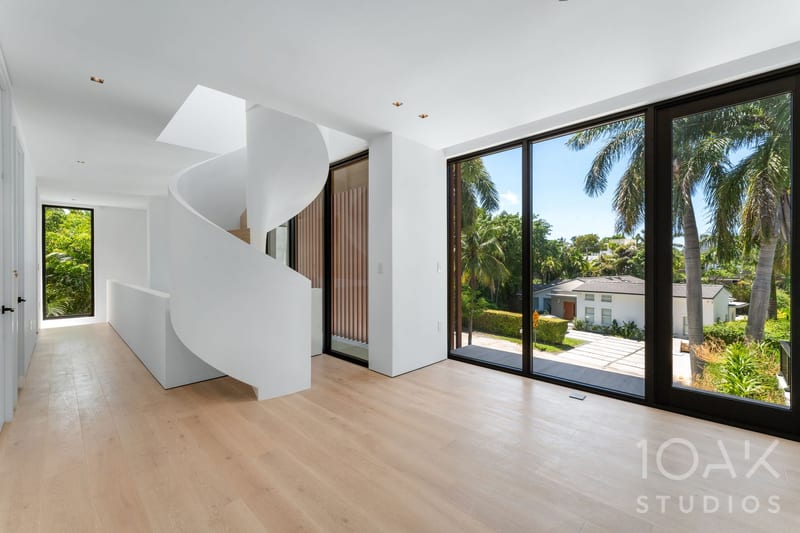 interior · 165-hampton