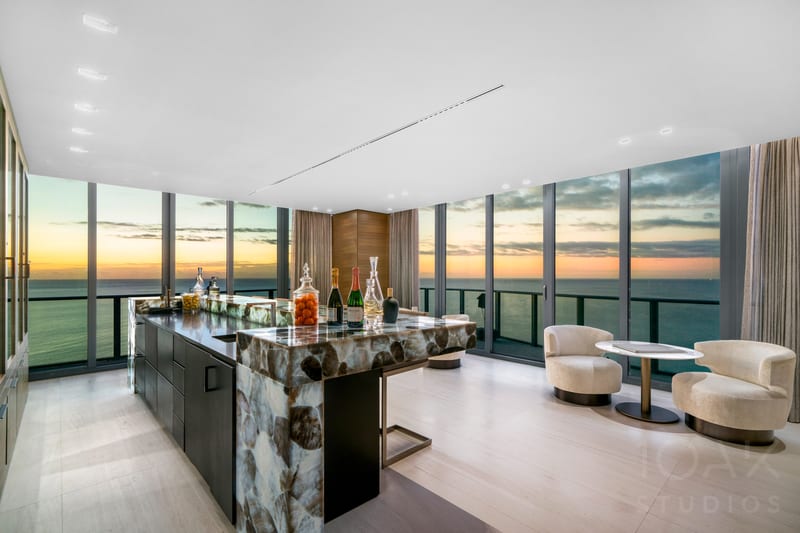 interior · 19575-collins-ave