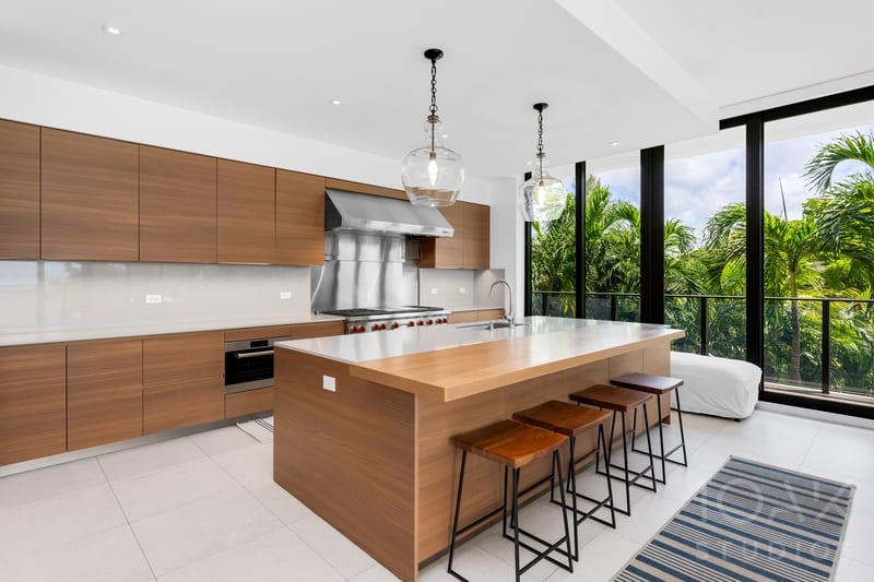 interior · 3581-e-glencoe-st