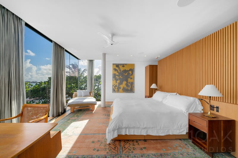interior · 845-e-dilido-dr